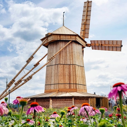 Мельница в Бариновке: погружение в XIX век, местные булочки и лабиринт из сена